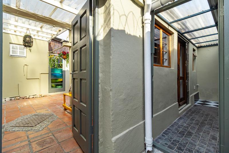 5 Bedroom Property for Sale in Observatory Western Cape